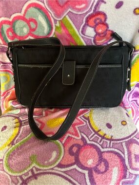 Black Women's Dooney & Bourke Shoulder Bag - Sleek Everyday Crossbody